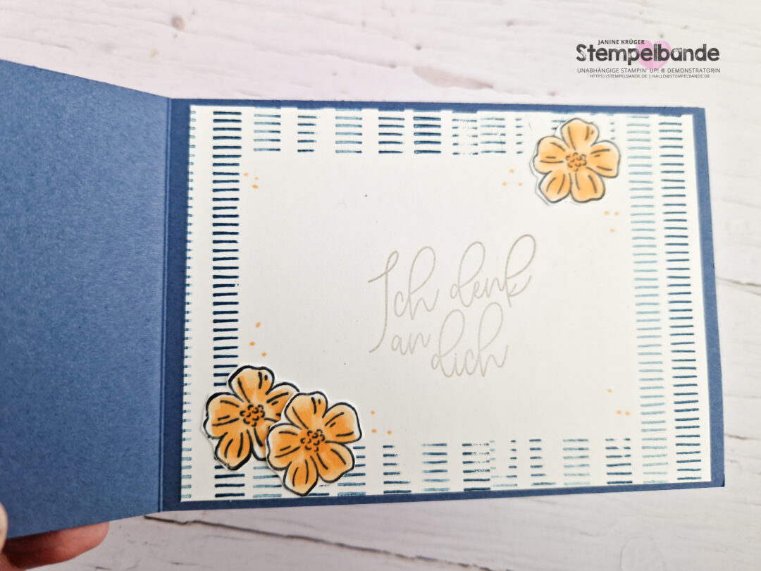 Innenseite einer handgemachten Stampin’ Up Karte in Abendblau mit Streifenstempel und Spruch Ich denk an dich